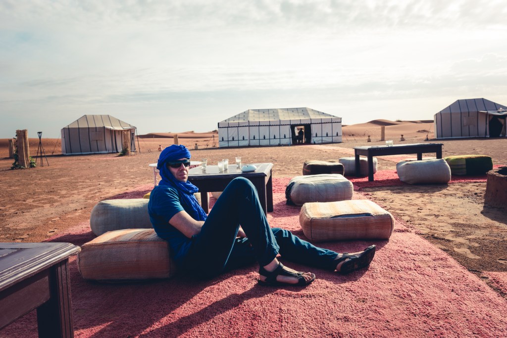 Acampar en el desierto del Sahara